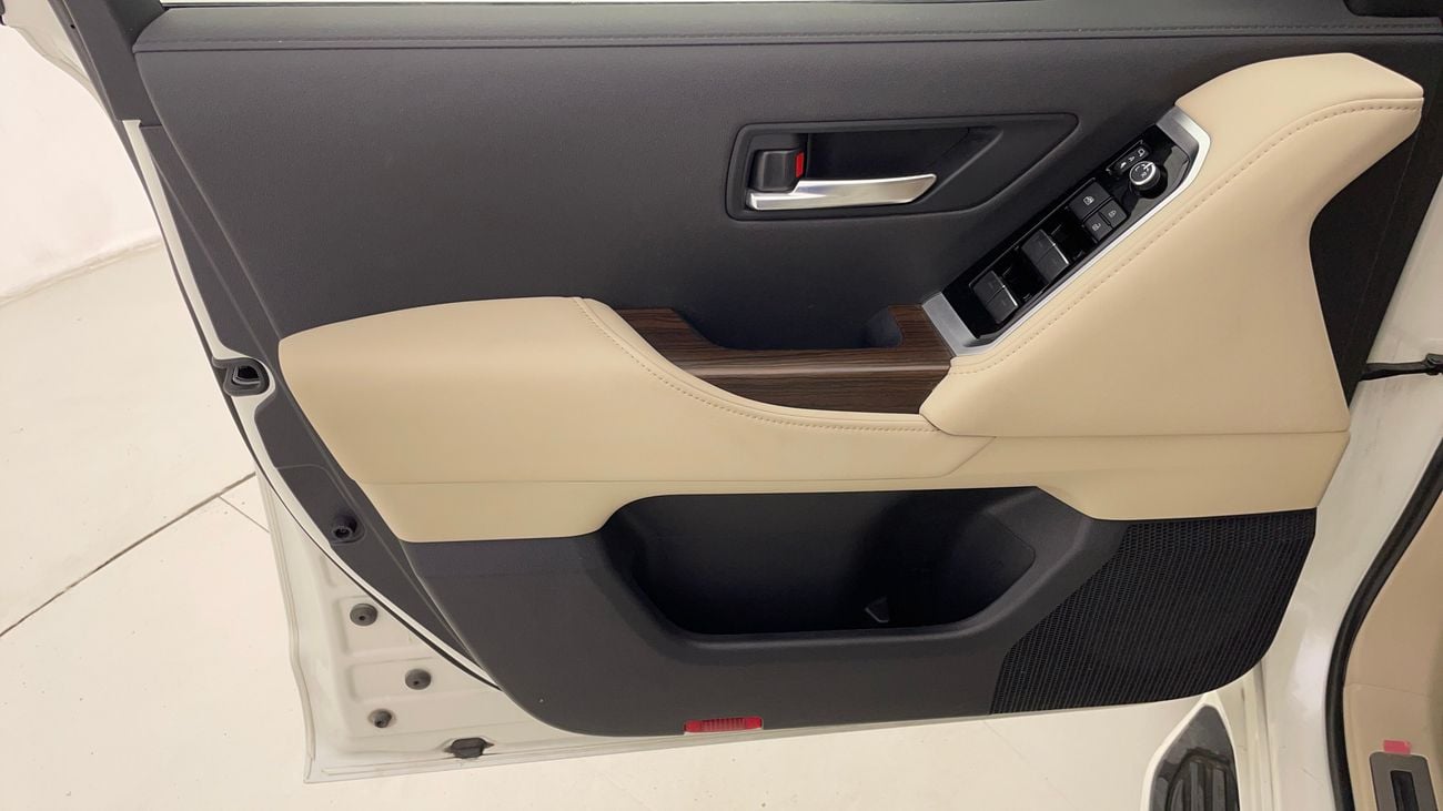 تويوتا لاند كروزر GXR 3.5 | بدون دفعة مقدمة | اختبار القيادة في المنزل