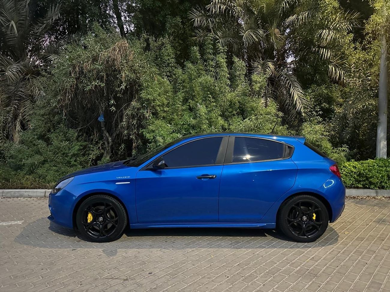 ألفا روميو جوليتا Veloce 2021 – GCC Specs – 1.75L 4-Cylinder 241 HP – Perfect Condition