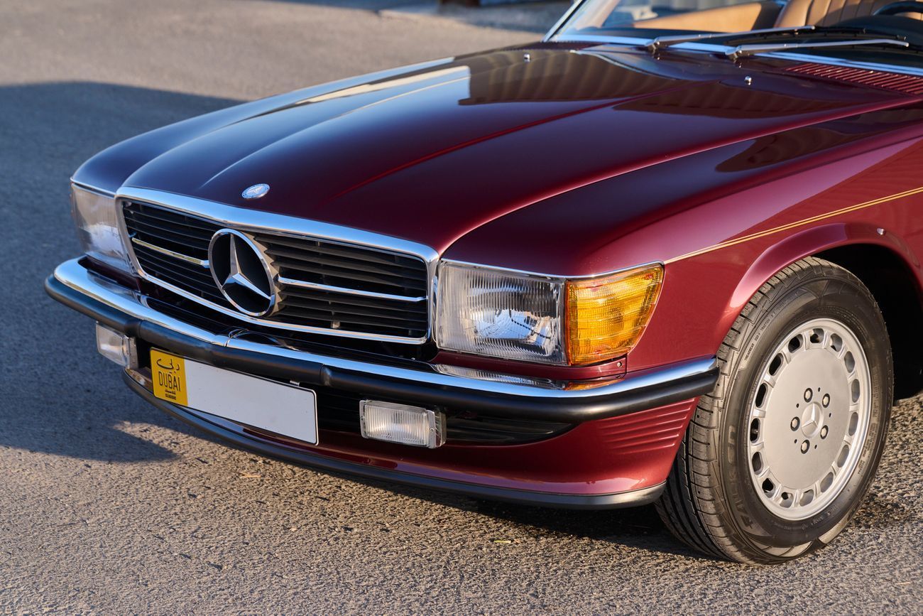 Mercedes-Benz SL 560 - 23,000 Original Kilometres