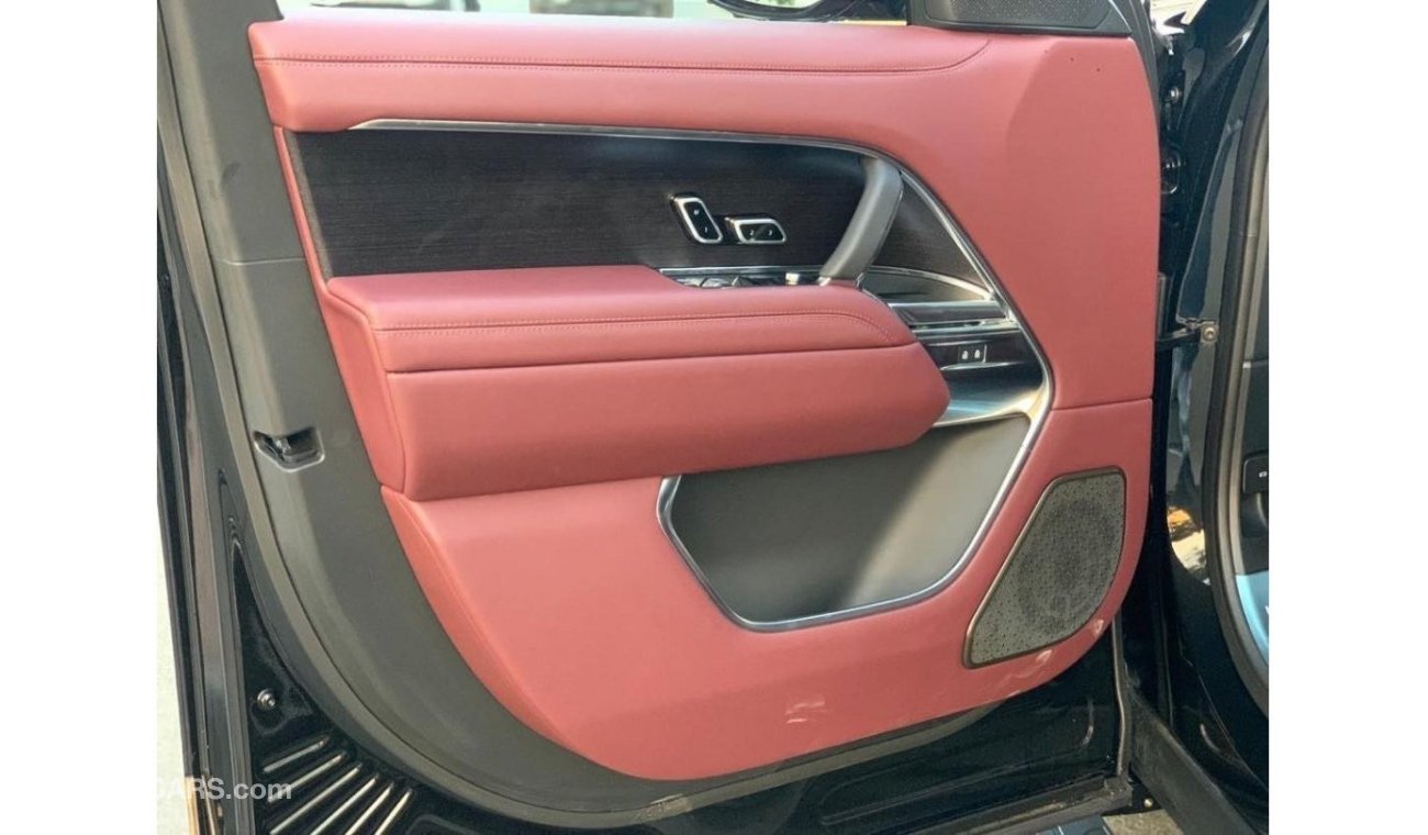 Land Rover Range Rover GCC SPEC UNDER WARRANTY AND SERVICE CONTRACT