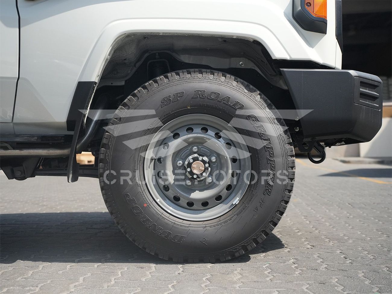 Toyota Land Cruiser 70 LC 78 - Manual - 4.2L - Diesel - HardTop - Station wagon - 4x4 - 13 Seats - 3 Door