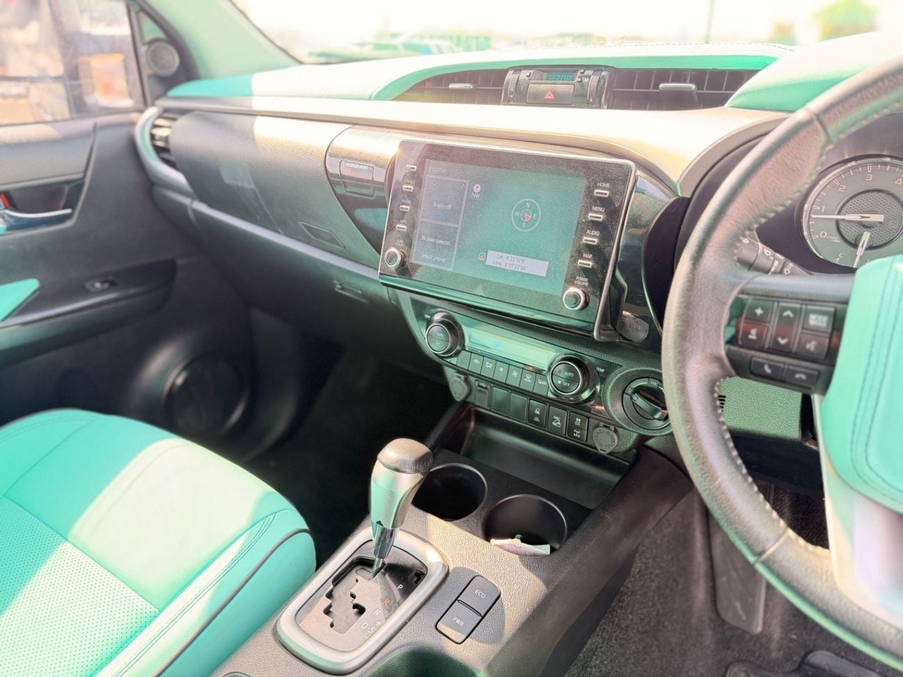 تويوتا هيلوكس GLX 2.7L Double Cab Utility 4WD A/T