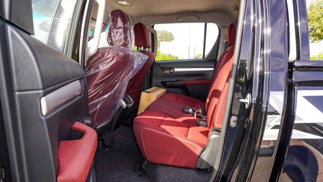 تويوتا هيلوكس SR5 GCC ECTAGR004 – 2026 Toyota Hilux Double Cab SR5 - 2.7L Petrol Manual 4wd – Black w Red