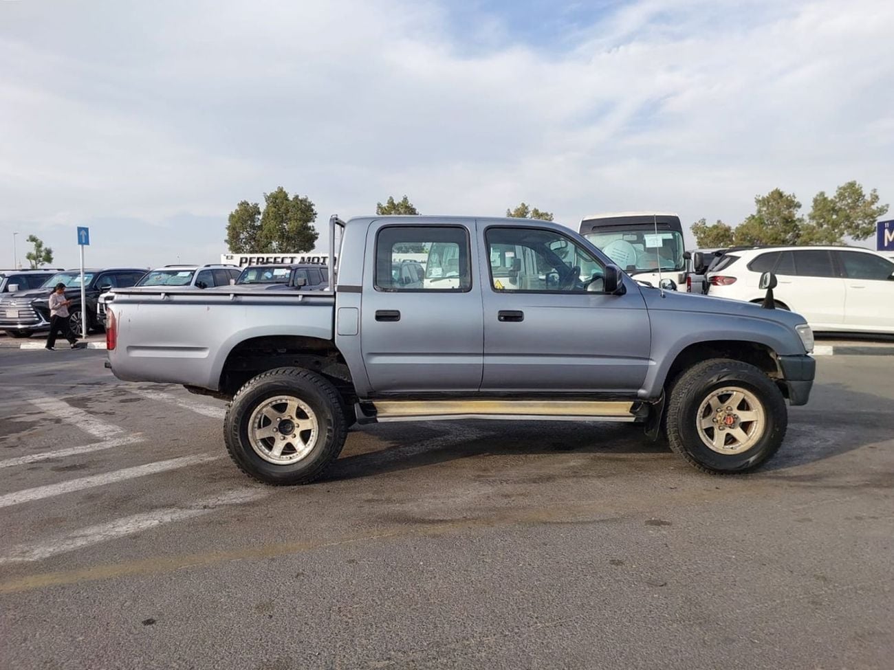 تويوتا هيلوكس (RAMADAN OFFER) TOYOTA HILUX PICKUP RHD 1999 MODEL 3.0 L DIESEL MANUAL(PM18236)