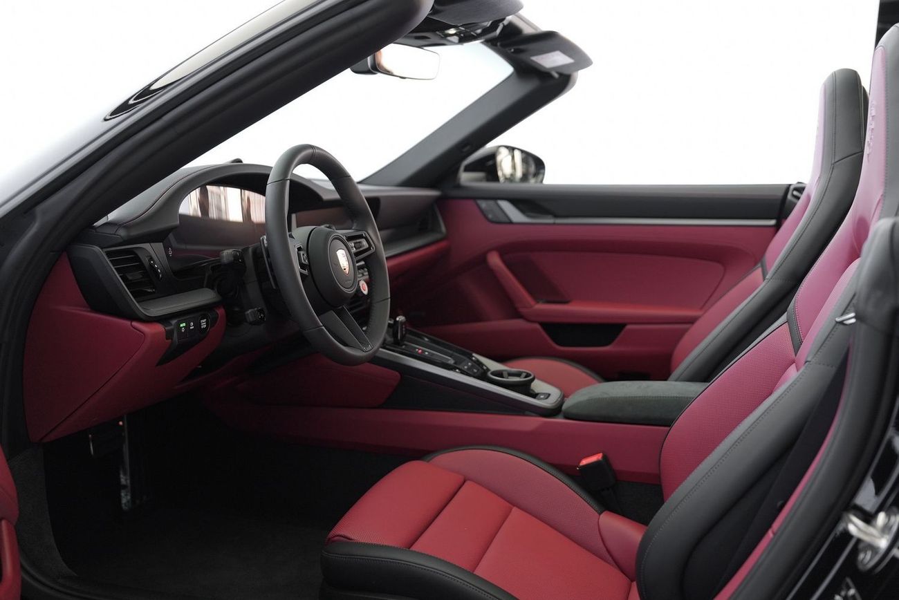 Porsche 911 Carrera 3.0L (444 HP) Convertible