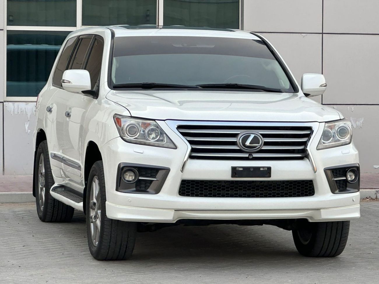 لكزس LX 570 تيتانيوم بلس