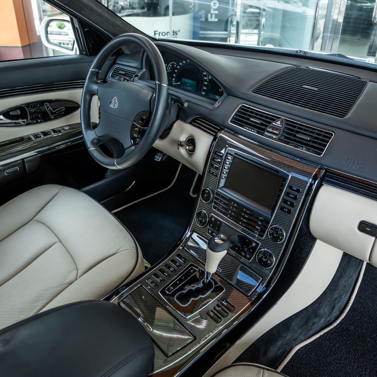 Mercedes Maybach 57  2009 - GCC Specs - 11,000KM-IMMCULATE CONDITION