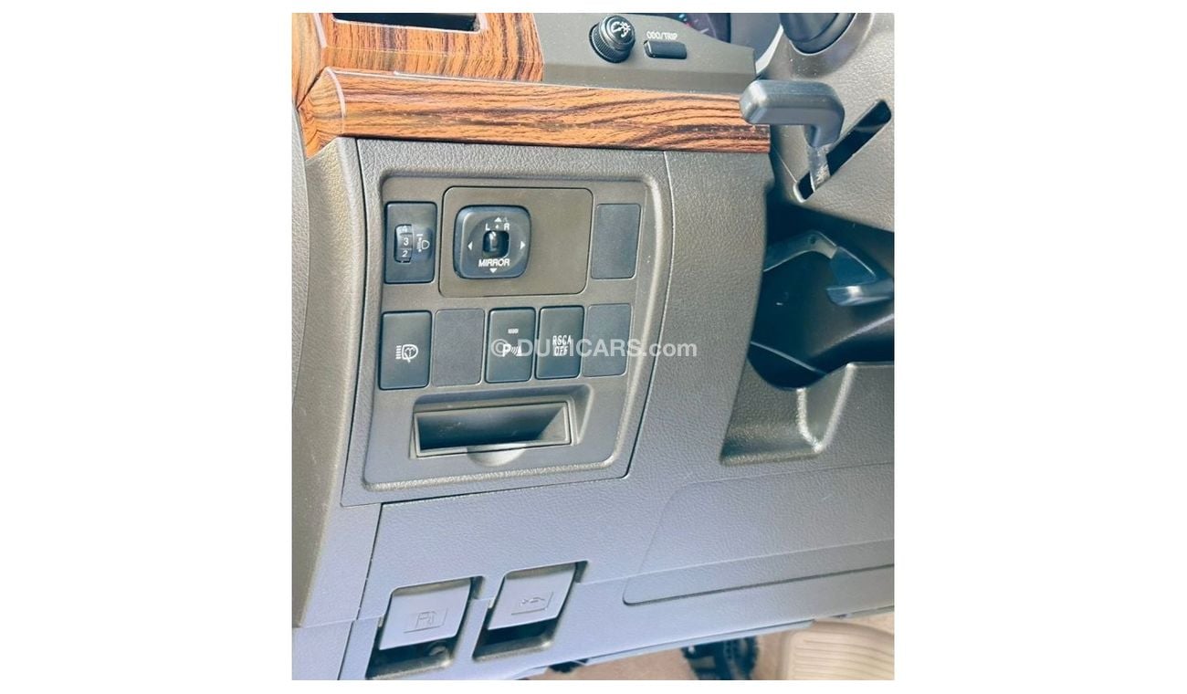 تويوتا لاند كروزر -