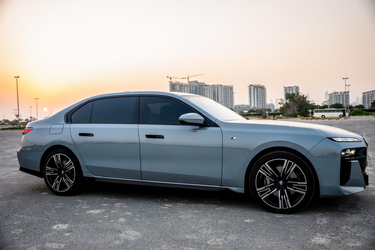 BMW 740i | M Sport Package | GCC Specs | Dealer Warranty & Service Contract till Dec 2027