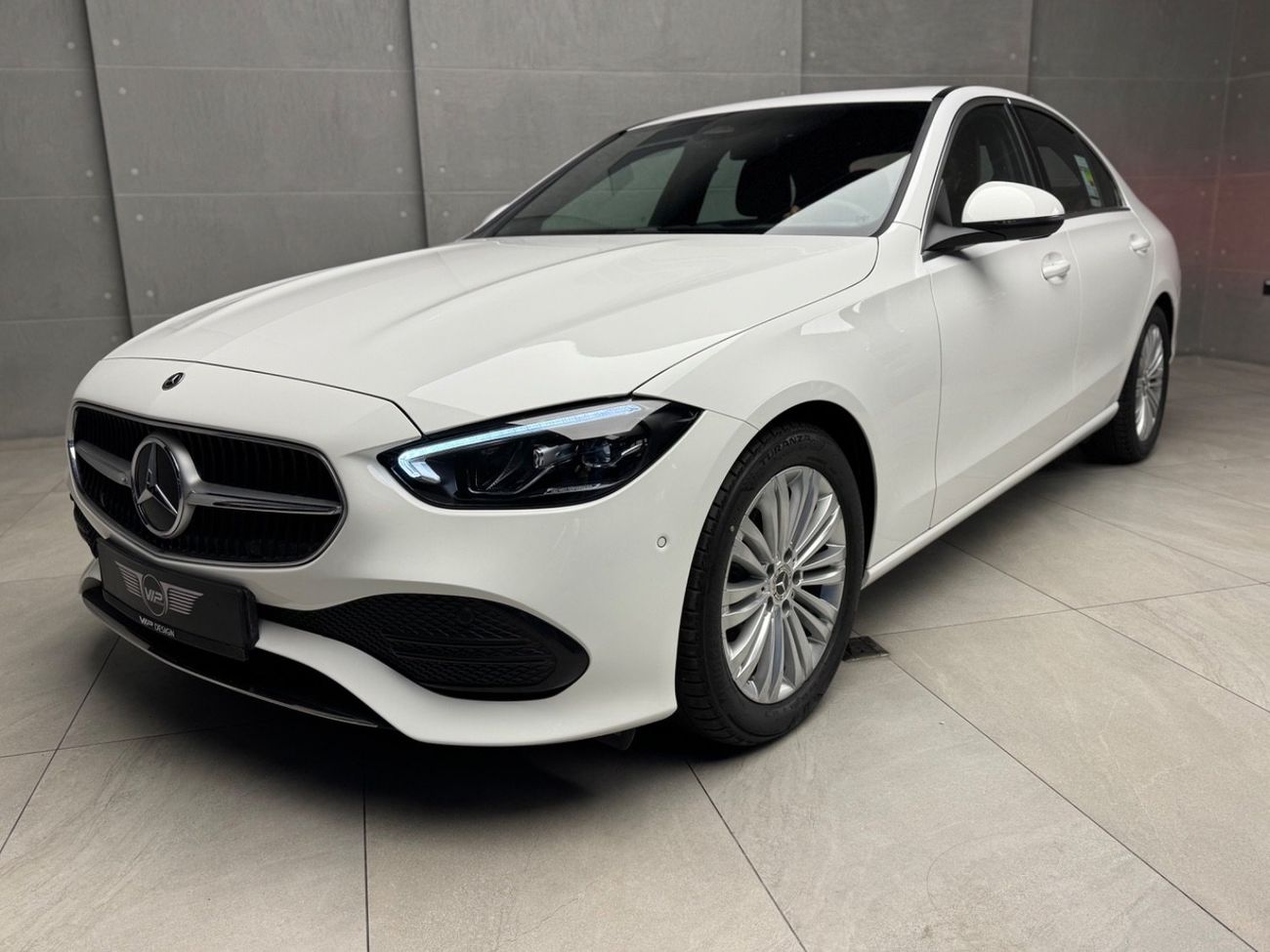 Mercedes-Benz C 200 Premium 2.0L Premium 1.5L