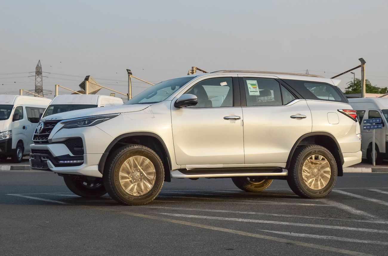 Toyota Fortuner TOYOTA FORTUNER 4.0L V6 4WD PETROL SUV 2025