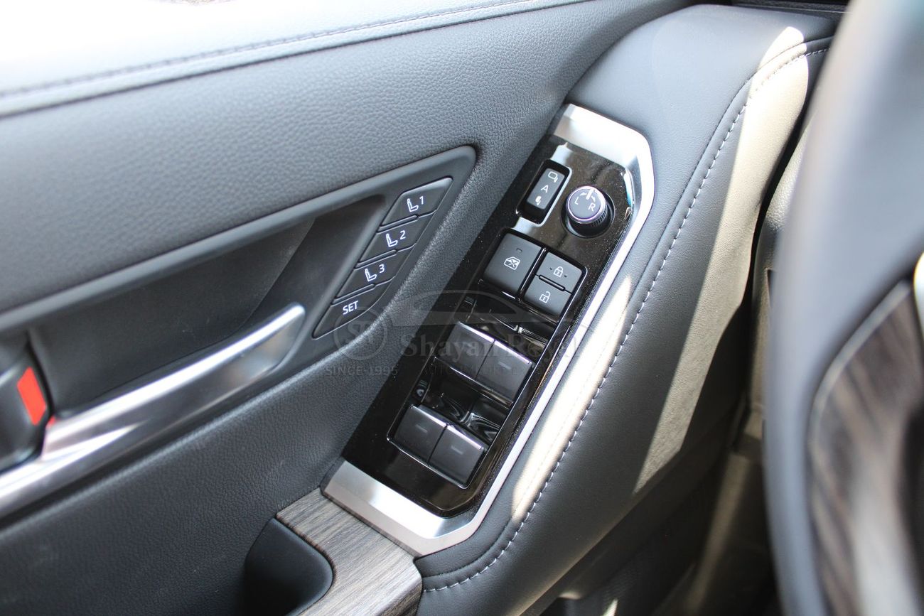 تويوتا لاند كروزر LHD LC300 3.5L PETROL VXR-Z EXCL TT V6 4WD AT 2025MY