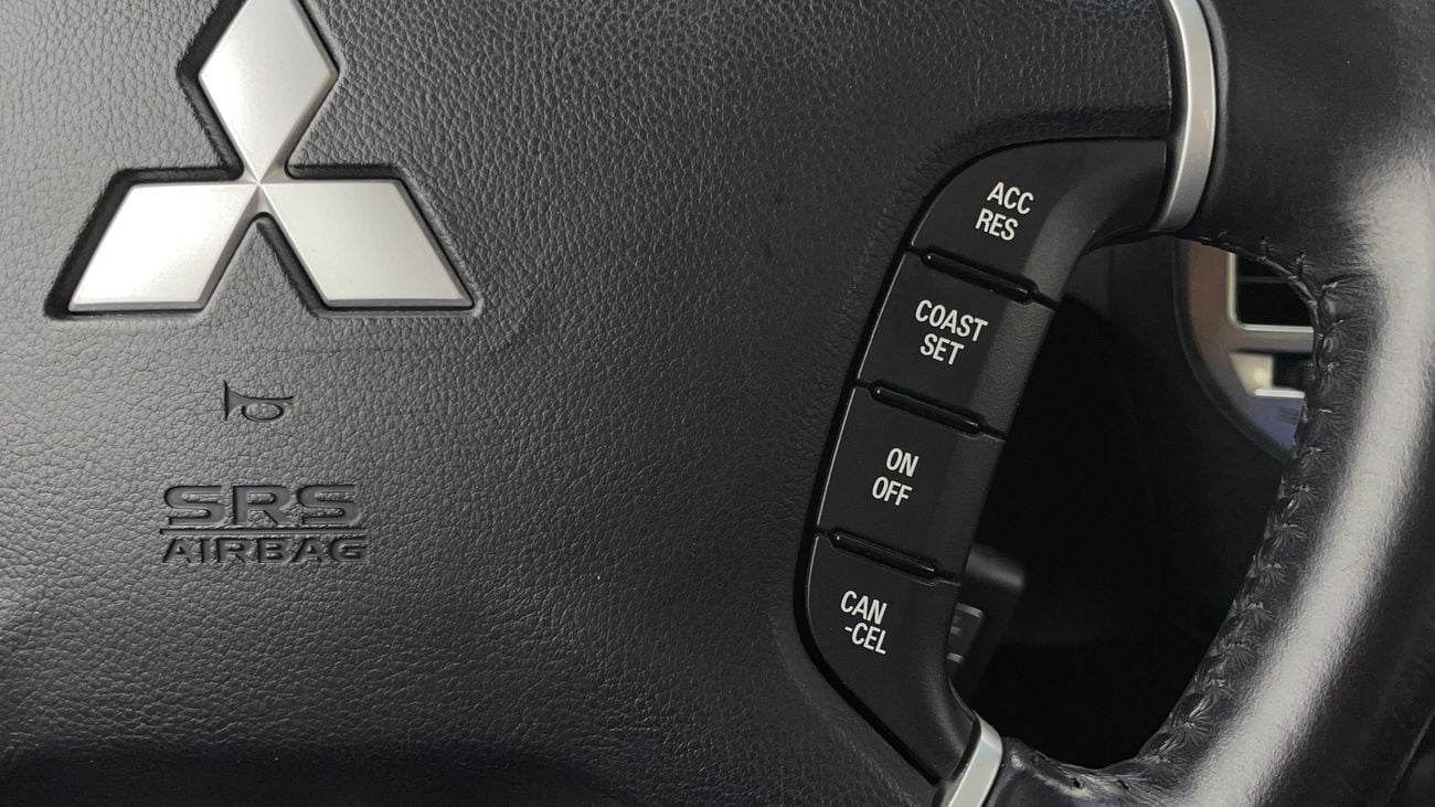 ميتسوبيشي باجيرو GLS MIDLINE SWB 3.5 | بدون دفعة مقدمة | اختبار القيادة في المنزل