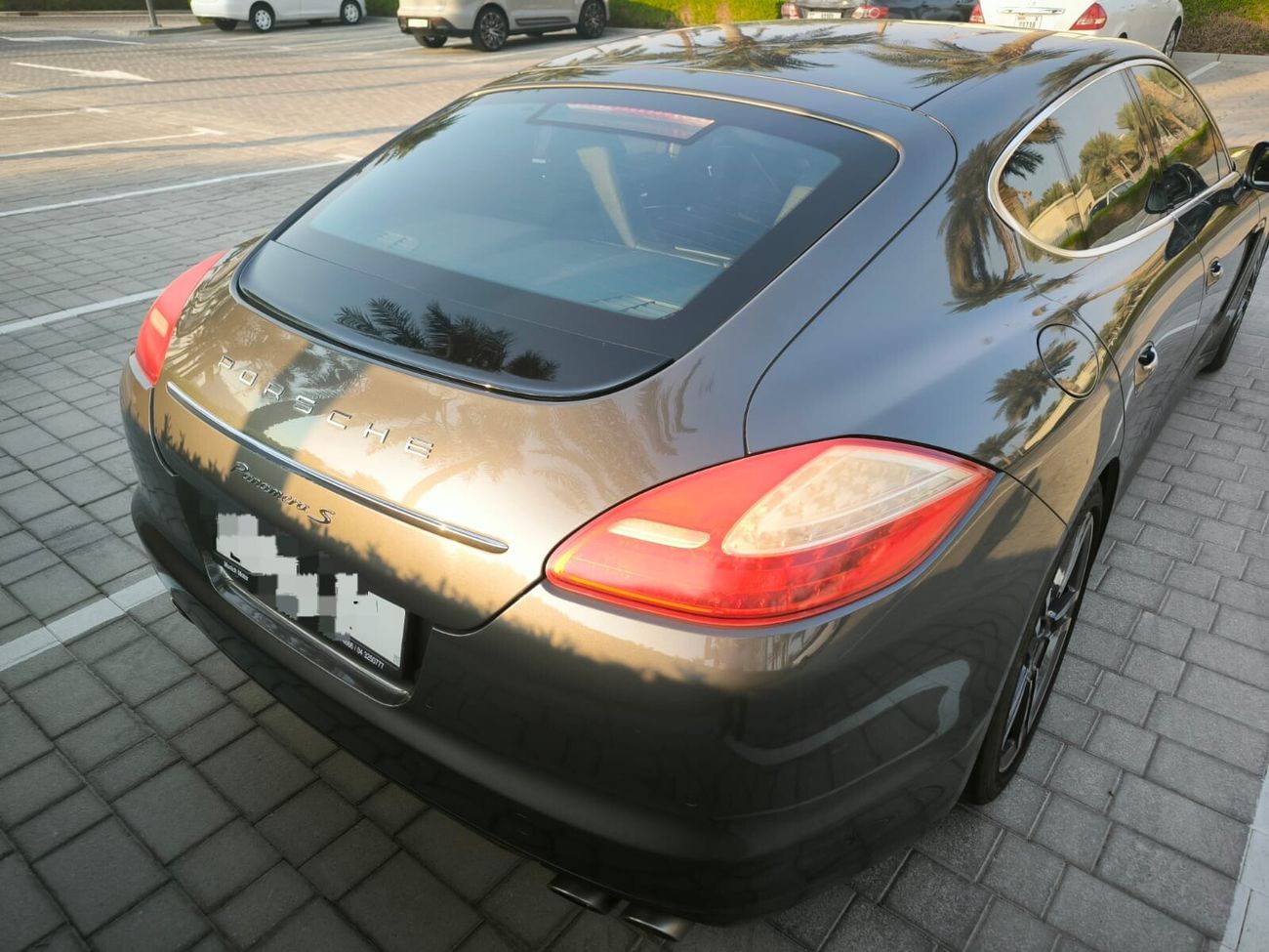 Porsche Panamera S 4.8L