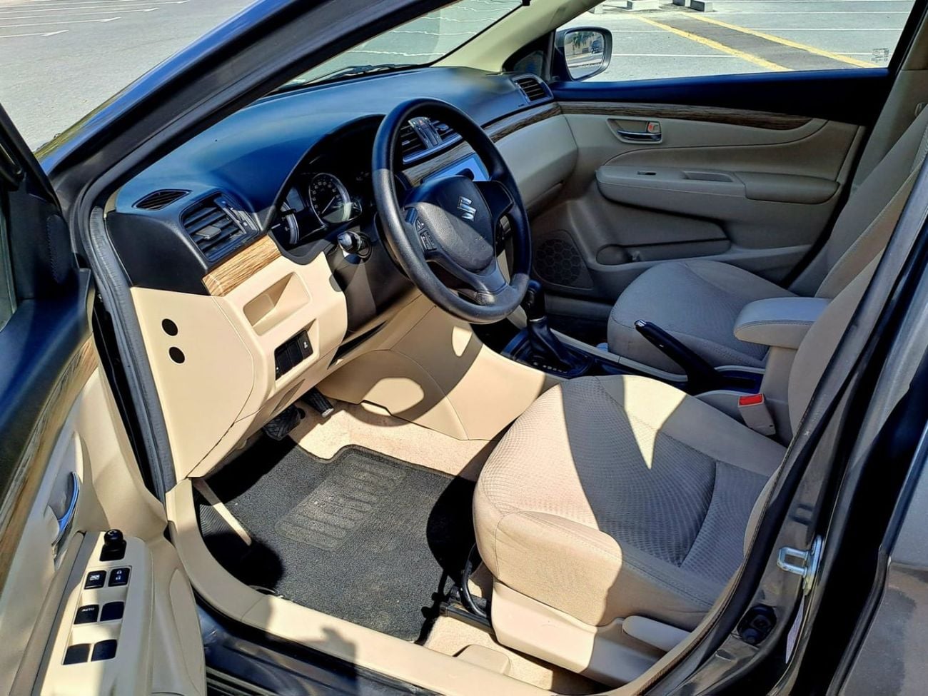 سوزوكي سياز 580-Monthly l GCC l Camera, GPS l Accident Free