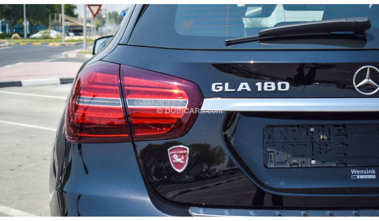 Mercedes-Benz GLA 180 Mercedes GLA180 AMG 2020