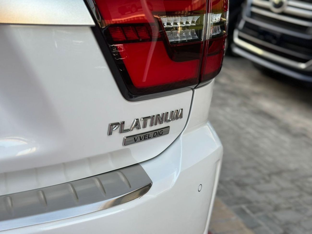 Nissan Patrol LE Platinum 5.6L