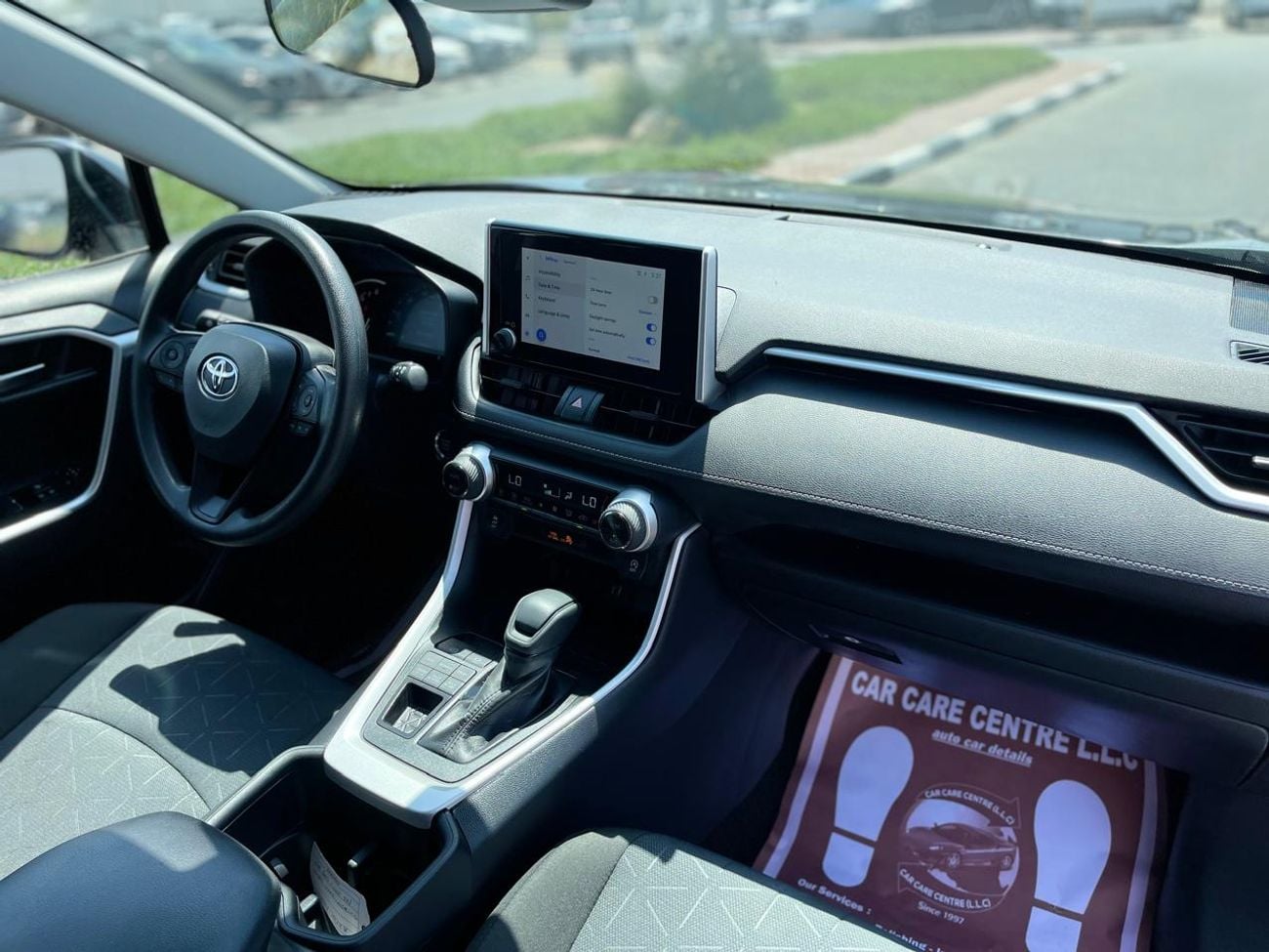 تويوتا راف ٤ Left Hand Petrol ,2.5 liter ,Only For Export