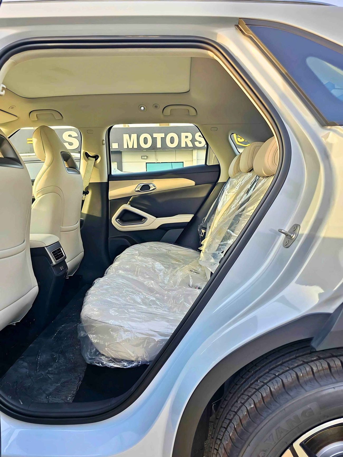 بي واي دي يوان أب EXCEEDING 401-KM / A/T / 360* CAMERA / HEADUP DISPLAY / PANORAMIC / ELECTRIC (CODE # EXCEEDING)