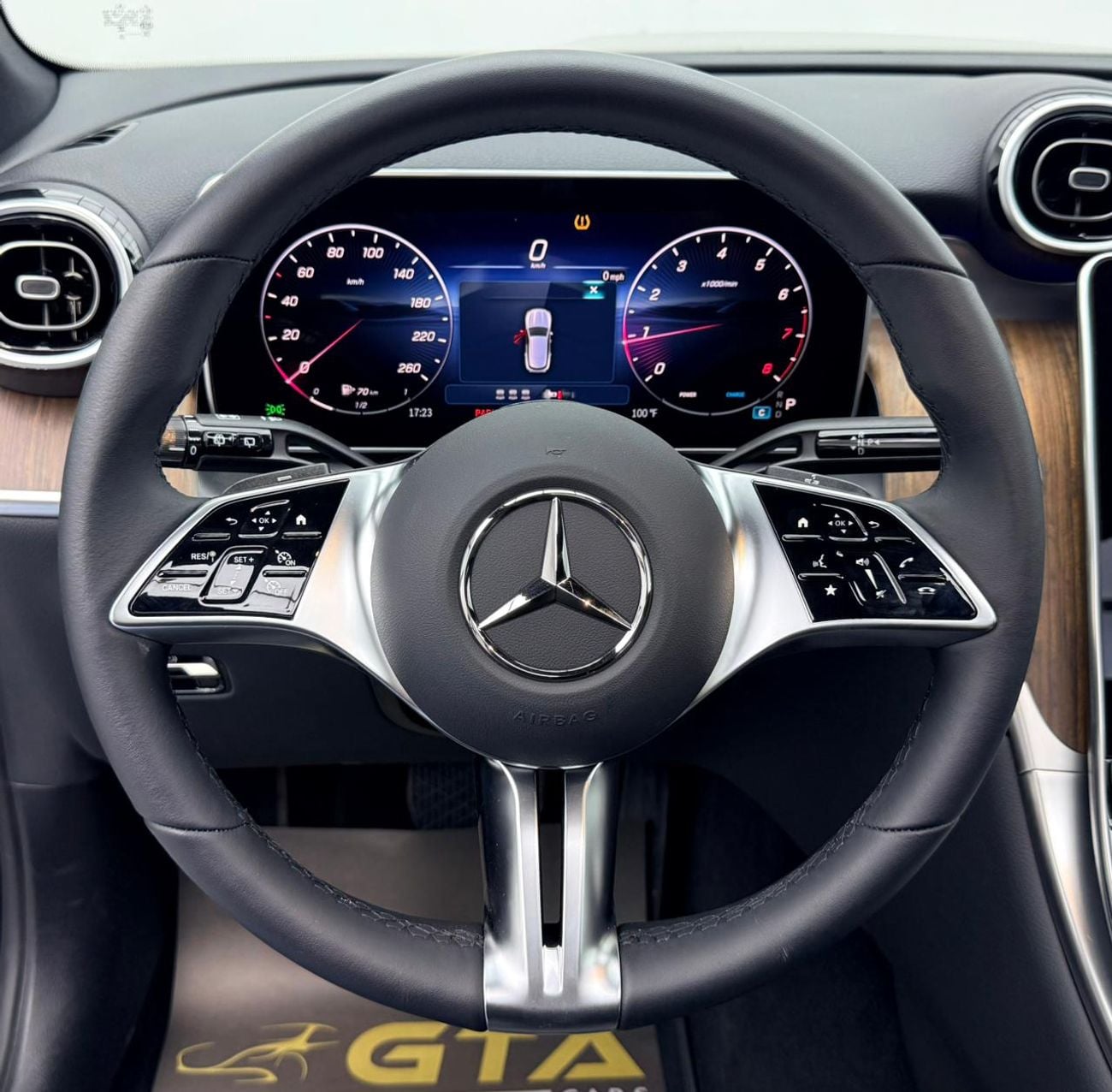 Mercedes Benz GLC 300 AMG PREMIUM 2025 Mercedes Benz GLC300, Warranty, Very Low Km, Fully Loaded, Excellent Condition