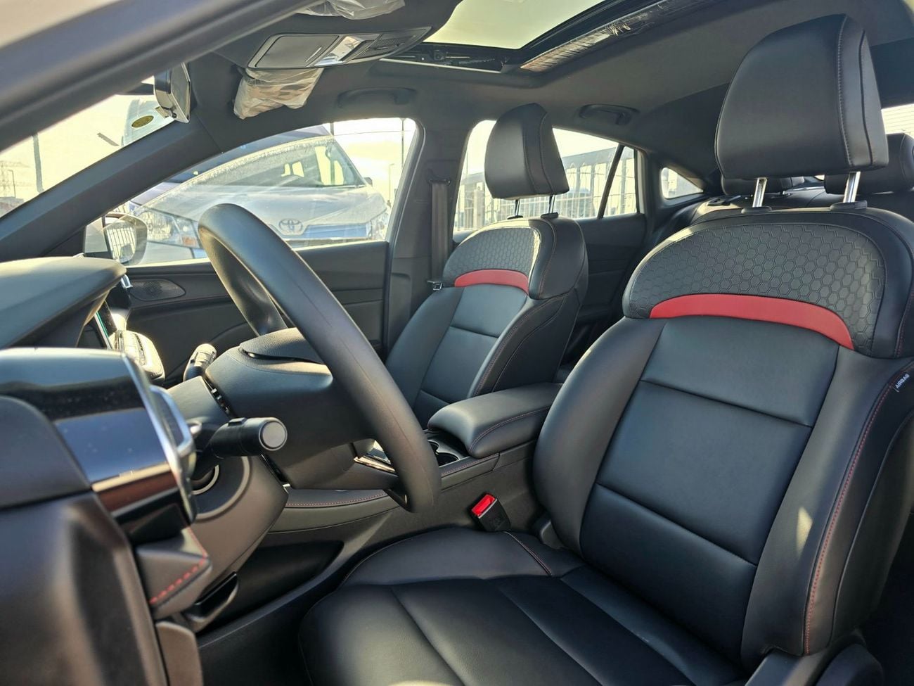 أم جي 5 MG 5 LUXURY 180DVVT  1.5L A/T FWD White Color 2025 Model