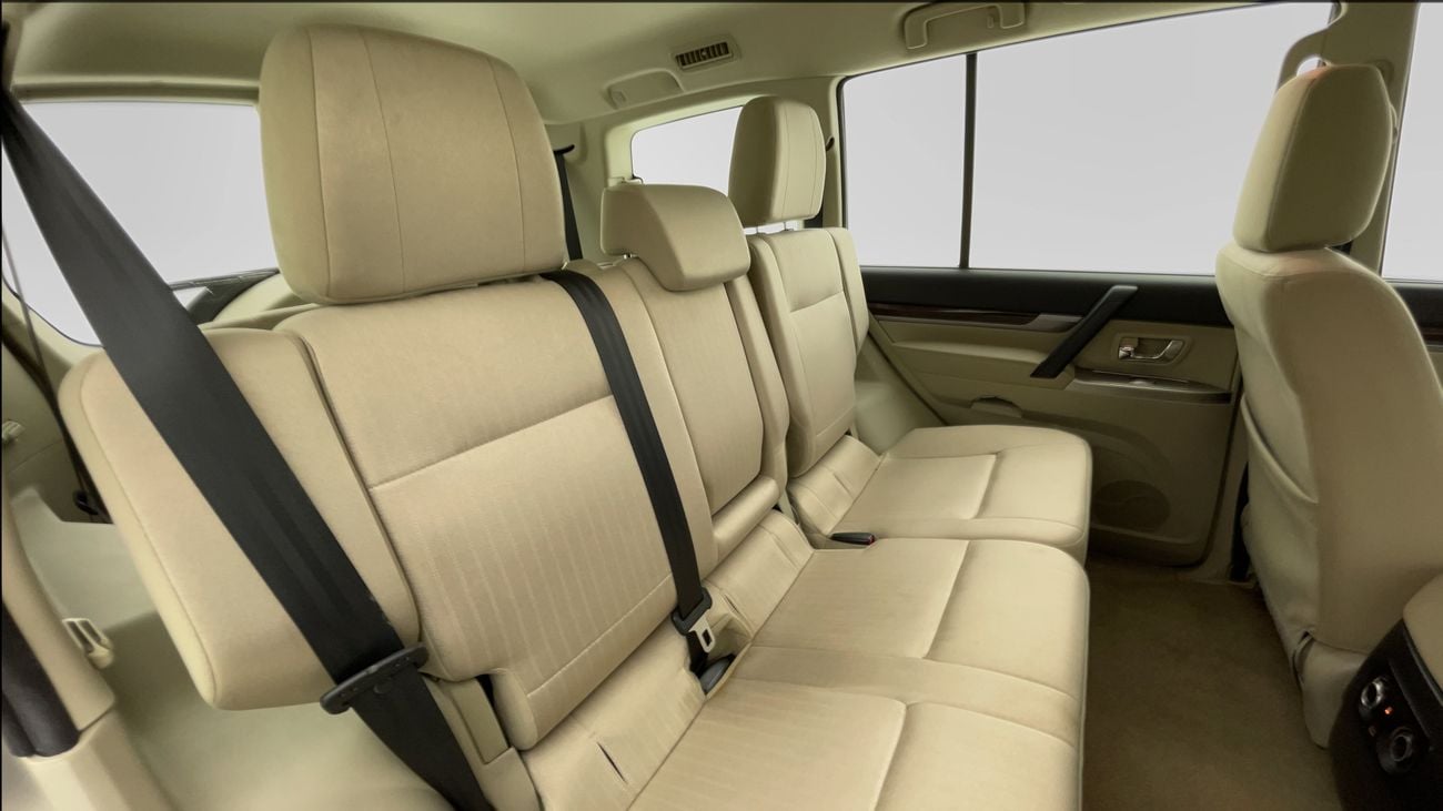 ميتسوبيشي باجيرو GLS LOWLINE 3.5 | بدون دفعة مقدمة | اختبار القيادة في المنزل