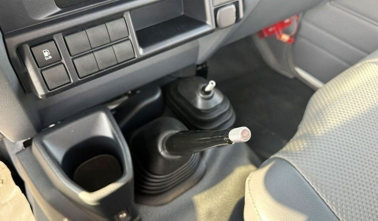 Toyota Land Cruiser Pick Up Toyota Land Cruiser Pick up LC79 SC 4.2L Diesel MY2025 V6 0KM