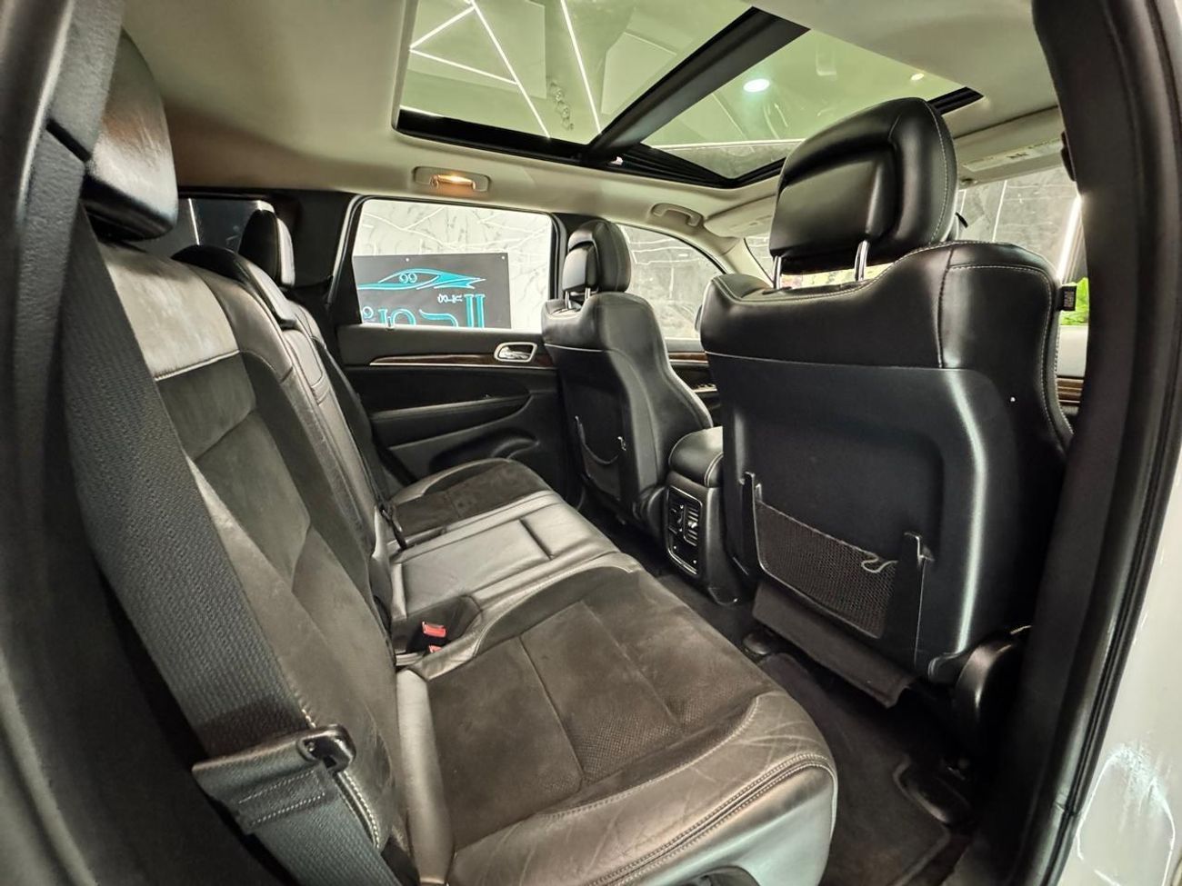 Jeep Grand Cherokee SRT 6.4L BEST JEEP GRAND CHEROKEE SRT8 6.4 V8 || GCC || FREE ACCIDENTS || FULLY LOADED || PERFECT CO