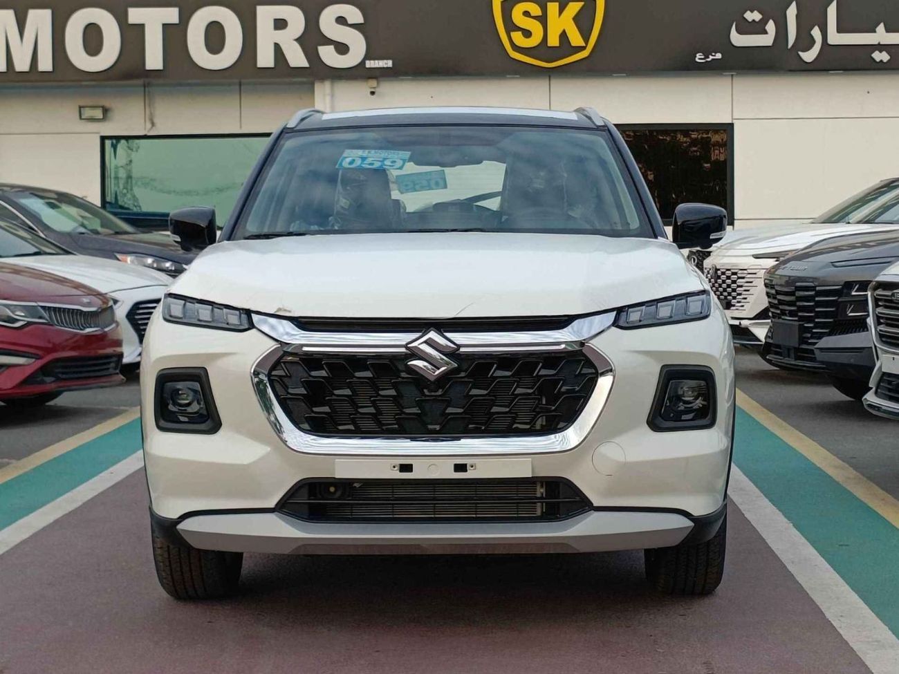 Suzuki Grand Vitara GLX / HYBRID / DOUBLE TONE / 1.5L V4 /  "9" DISPLAY / 360* CAMERA / HEADUP DISPLAY (CODE # GVHB4X2F)