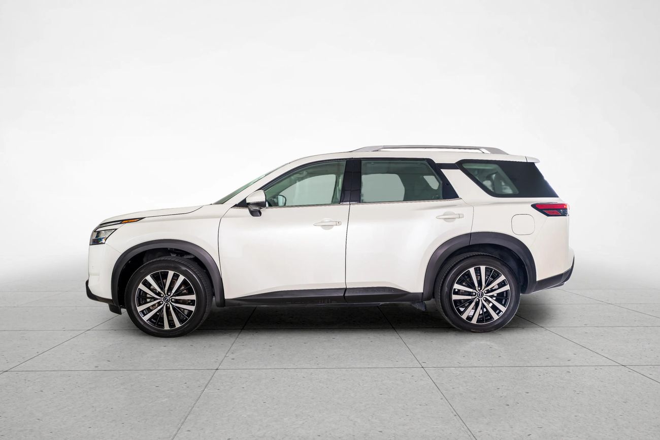 Nissan Pathfinder SV 3.5