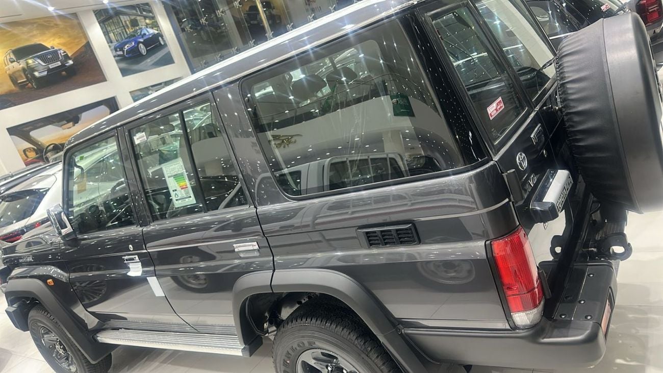 تويوتا لاند كروزر 70 2026 Toyota Land Cruiser 76 4.0L Petrol AT with radar - Saudi Specs