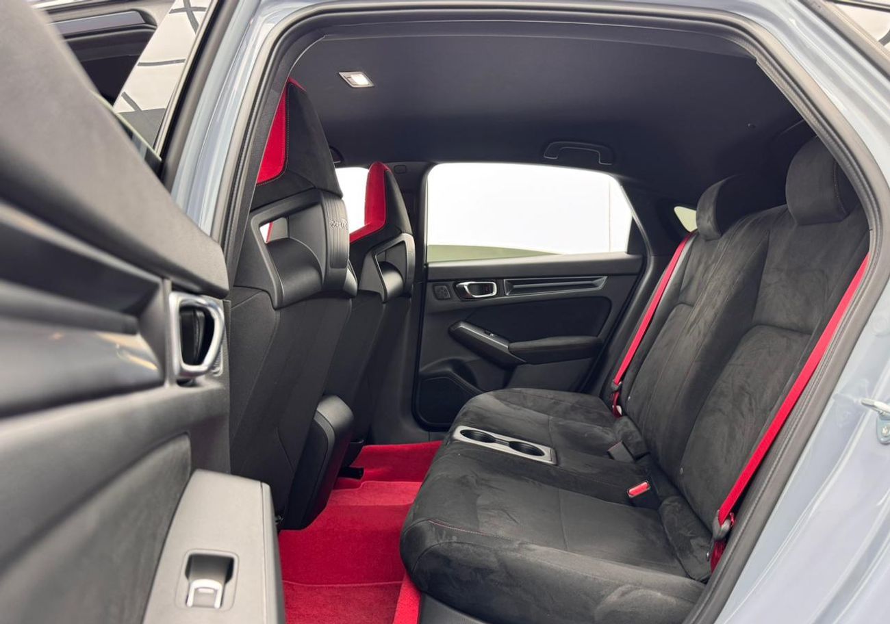 هوندا سيفيك تايب آر 2.0L MT 2025 Honda Civic Type R, 2030 Honda Warranty and Service Pack, Excellent Condition, GCC