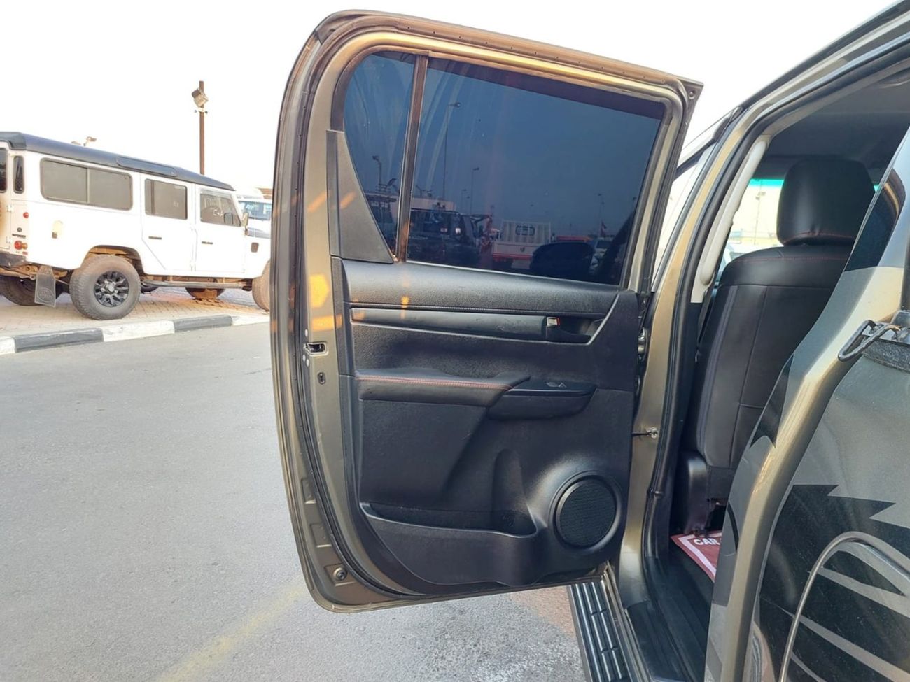 Toyota Hilux TOYOTA HILUX PICKUP RHD 2018 MODEL 2.8 L DIESEL AUTOMATIC(PM17843)