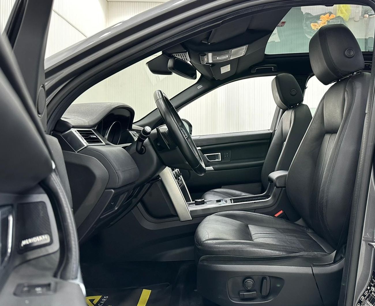 Land Rover Discovery Sport Si4 HSE 2018 Land Rover Discovery Sport HSE, 1 Year Warranty, Al-Tayer Full Service History, GCC