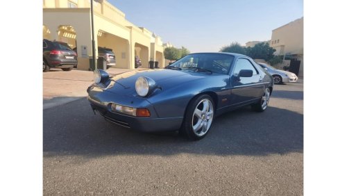 Porsche 928