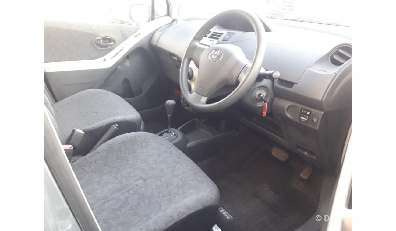 تويوتا فيتز Toyota Vitz RIGHT HAND DRIVE (Stock no PM 74 )