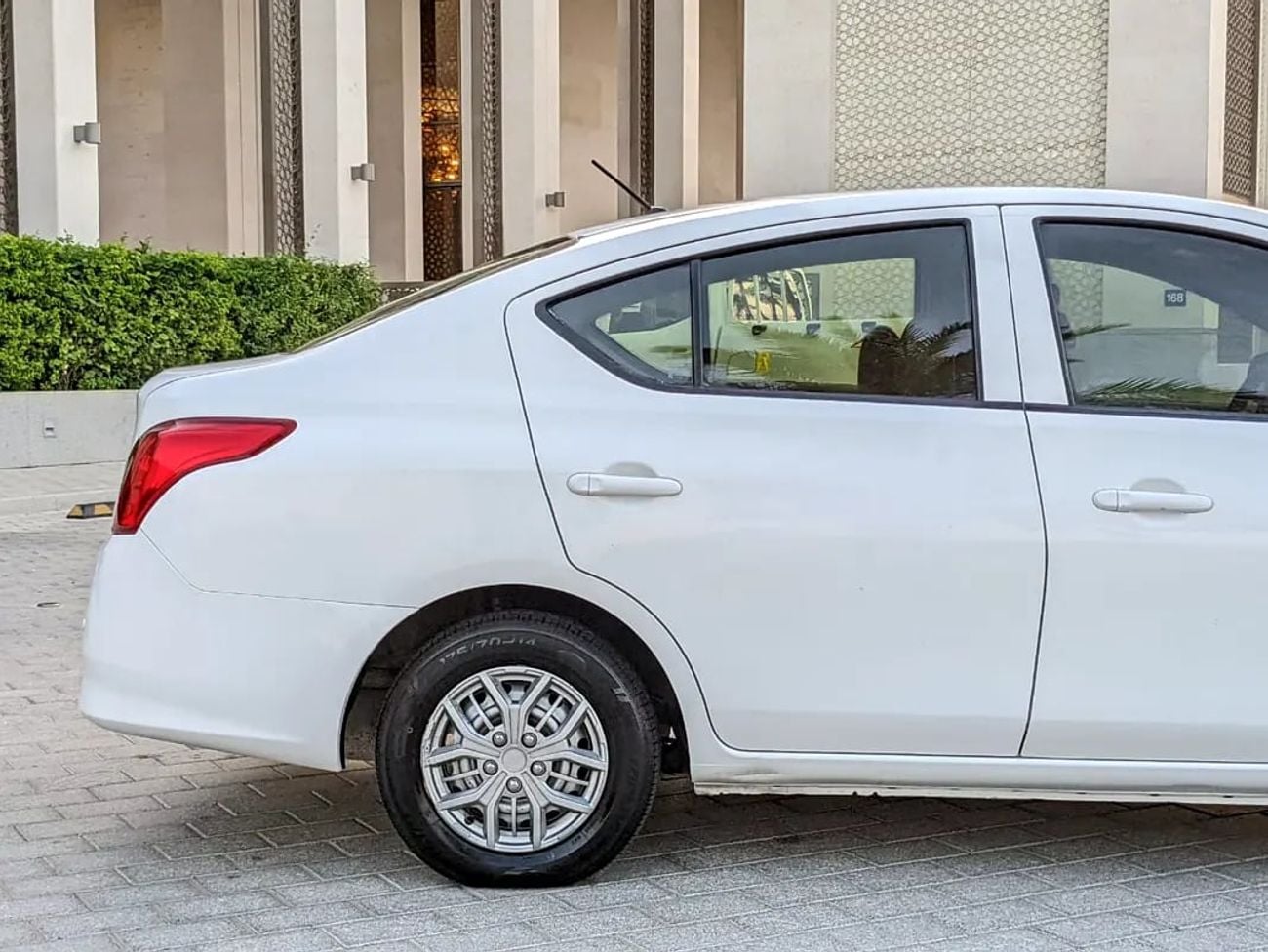 Nissan Sunny SV GCC Immaculate Condition Low KM Family Sedan 4 Cylinder Fully Automatic