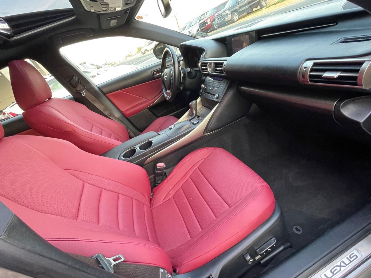 Lexus IS350 F Sport 3.5L (312 HP) F-SPORT 3.5L V6 / FULL OPTION / IN PERFECT CONDITION