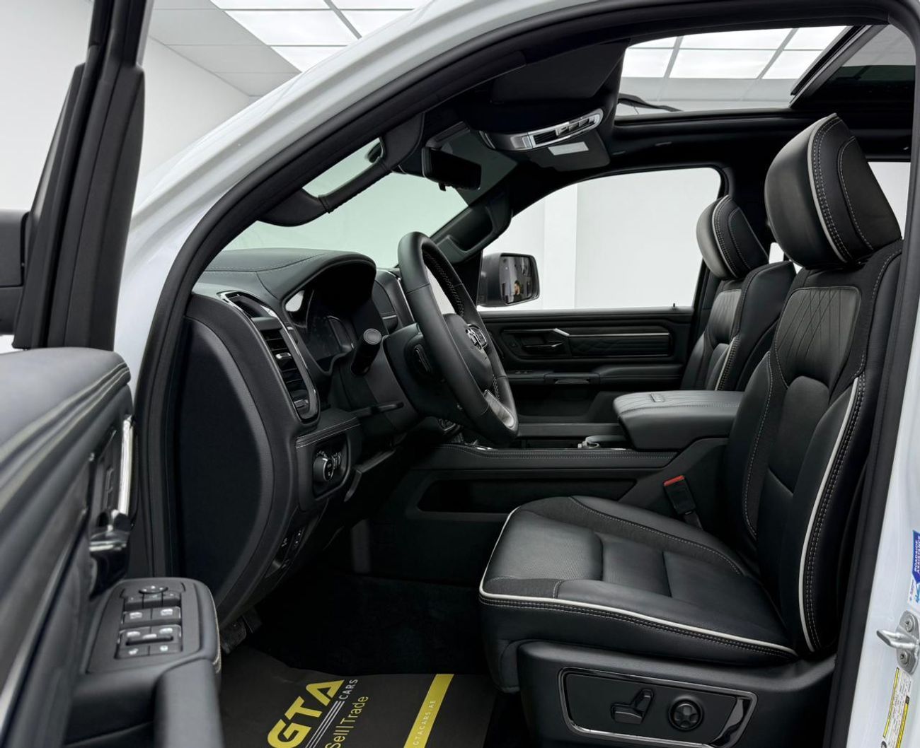 رام 1500 2025 Dodge RAM 1500 Night Edition, 5 Years RAM Warranty + Service Pack, Low Km, Fully Loaded, GCC