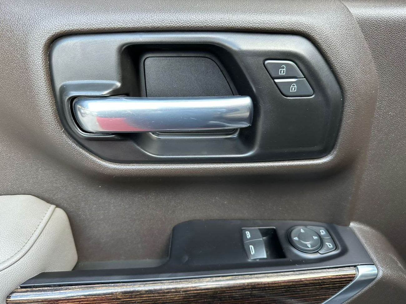 GMC Sierra 2.7T SLE Crew Cab (FWD)