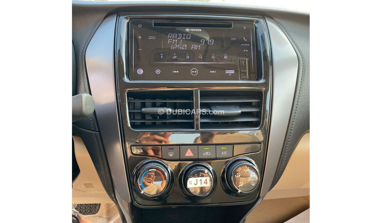 تويوتا يارس تويوتا يارس 1.3 لتر بنزين موديل 2021 لون رمادي أتوماتيكي