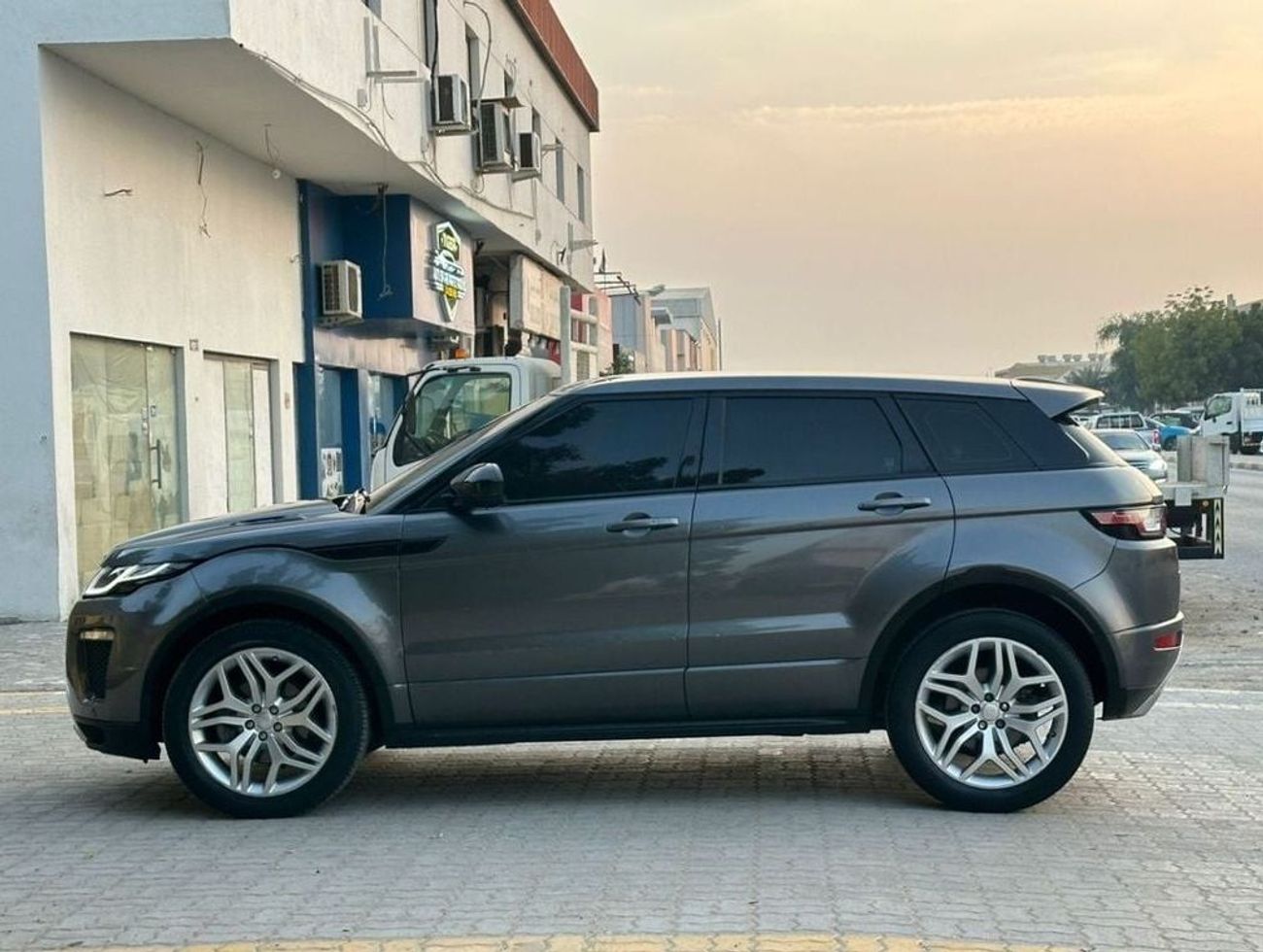 Land Rover Range Rover Evoque Dynamic Plus 2.0L (5 Door)