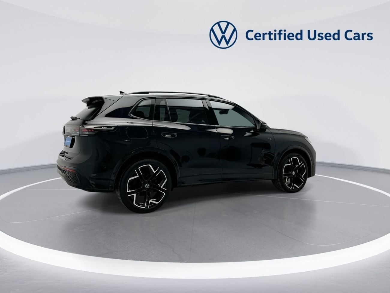 فولكس واجن تيجوان R-LINE تيجوان آر لاين 1.4 لتر | | باقة المساعدة العالية | سقف بانورامي | نظام التحكم الديناميكي بالهيكل | ش