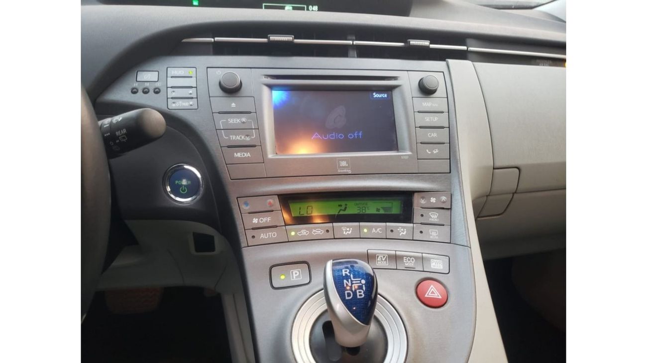 Toyota Prius 2013  TOYOTA PRIUS HYBRID