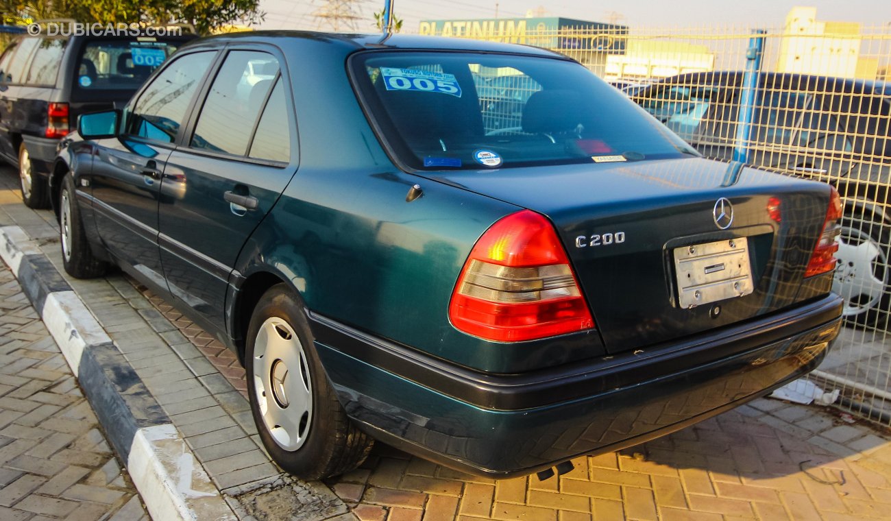 Mercedes-Benz C200