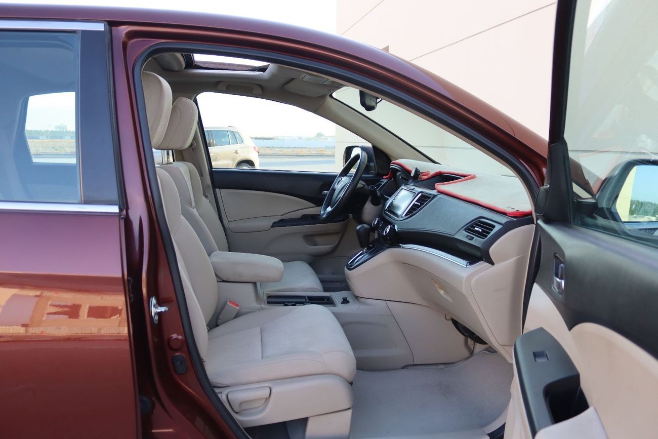 هوندا سي آر في LX خالية من الحوادث - خليجي - فتحة سقف - بحالة الوكالة من الداخل والخارج