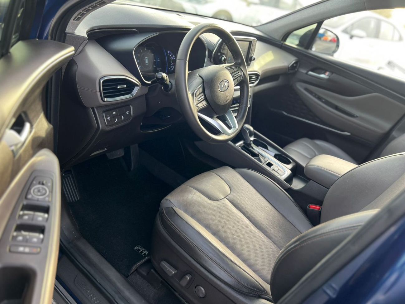 Hyundai Santa Fe 2020 Hyundai Santafe Full Option Panoramic View - 2.4L V4 - With Radar & Sensor -