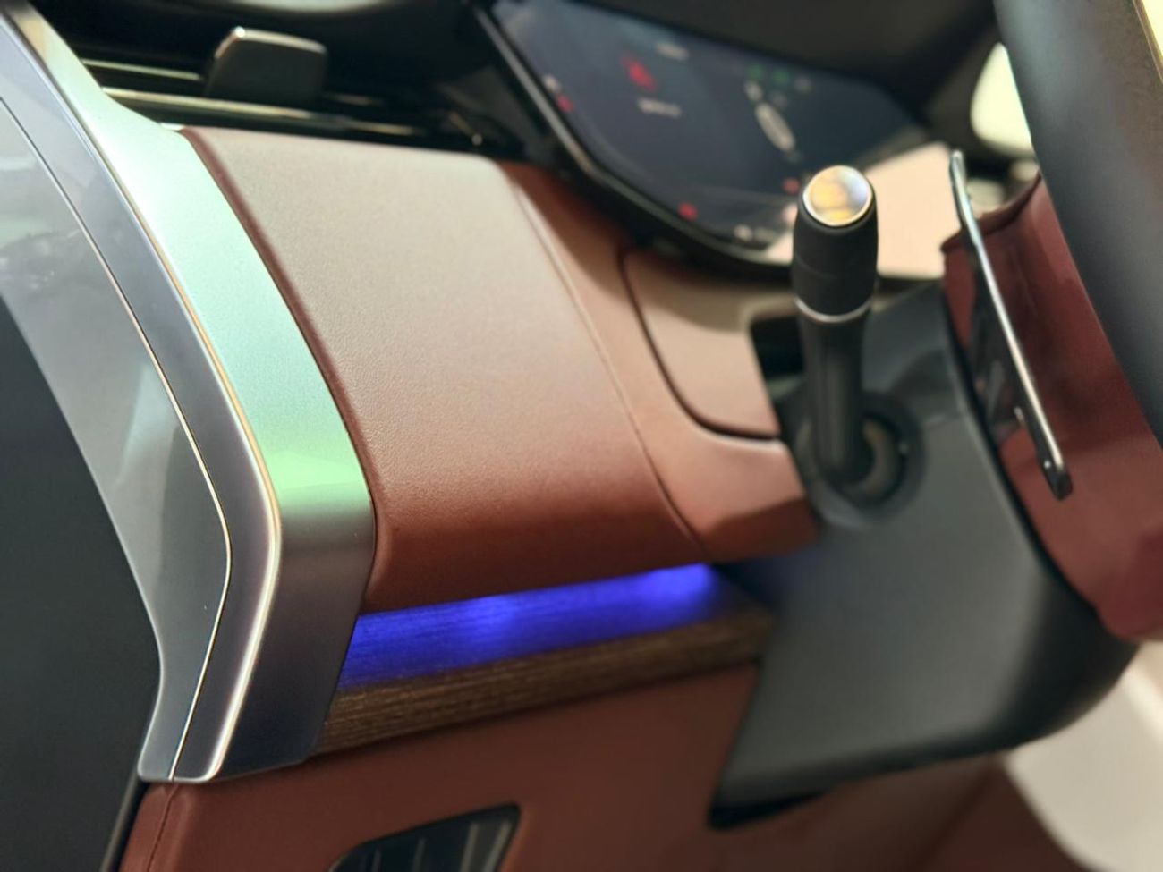 لاند روفر رينج روفر P530  SE