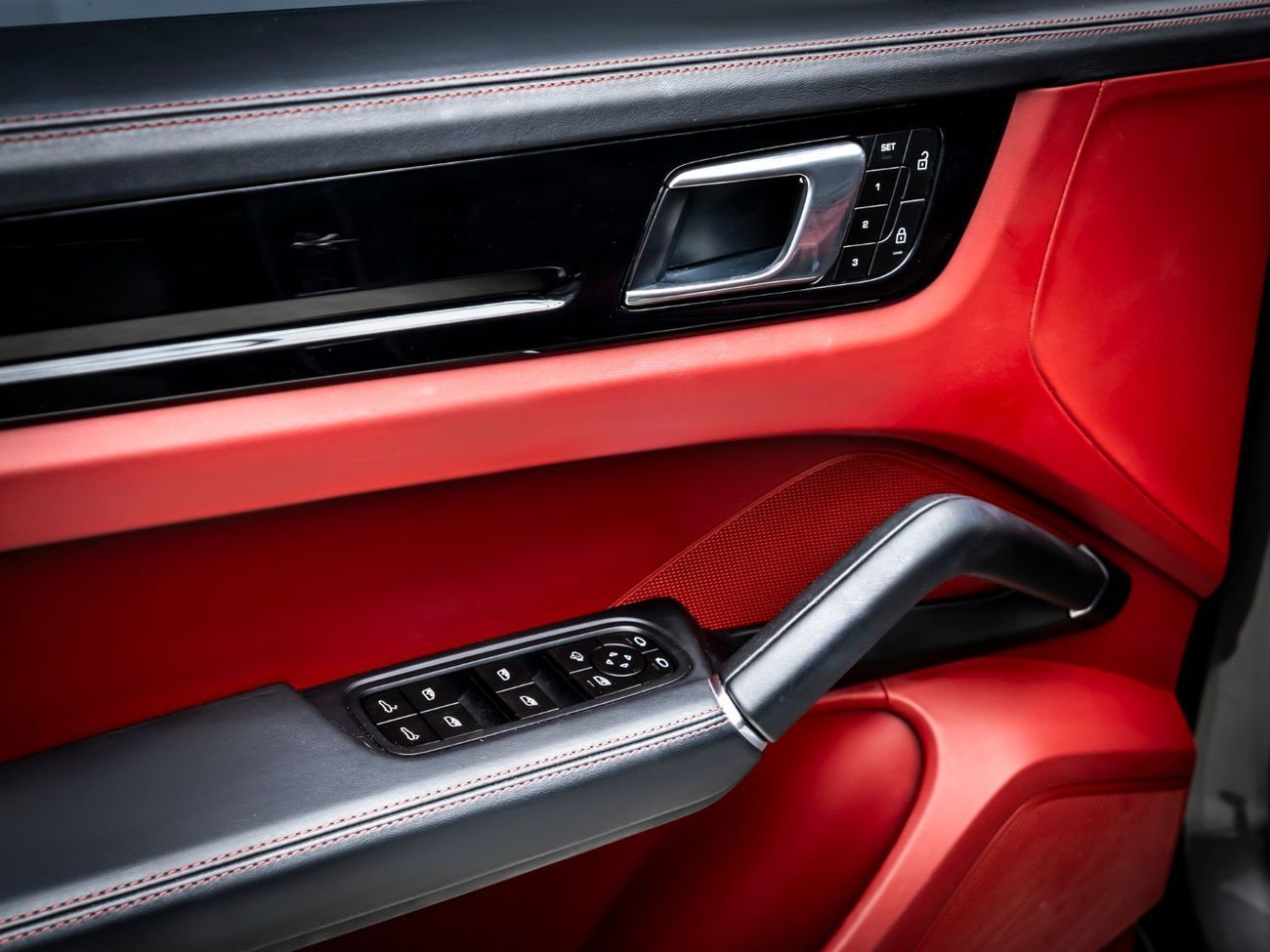 Porsche Cayenne Base Coupe 2023 Porsche Cayenne Coupe, 2026 Porsche Warranty, Full Service History, Low KMs, GCC