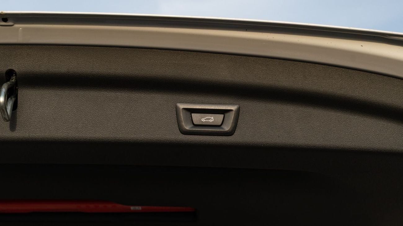 بي أم دبليو iX1 2025 | BMW IX1 EDRIVE25L X DESIGN PACK